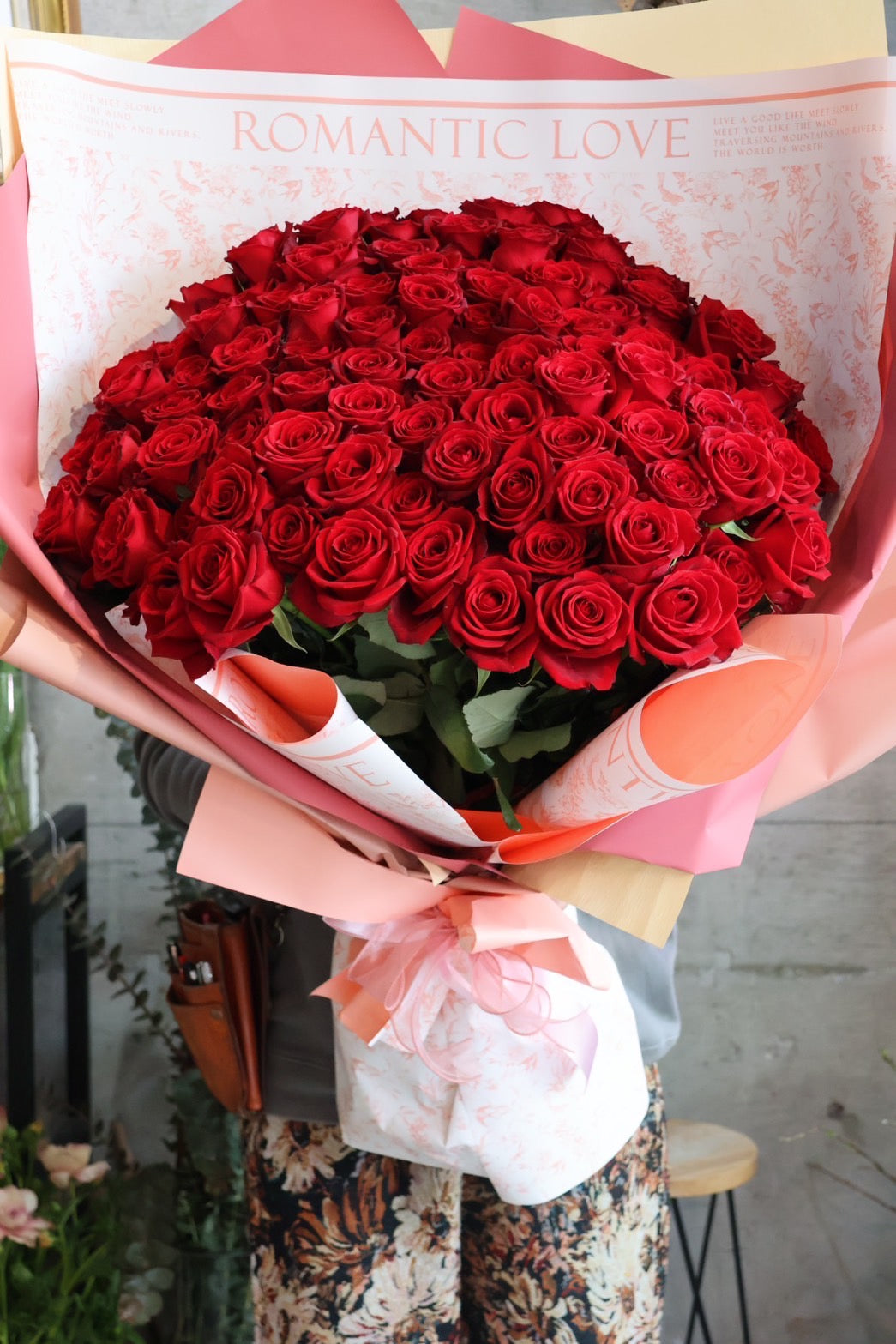 １００本のバラ